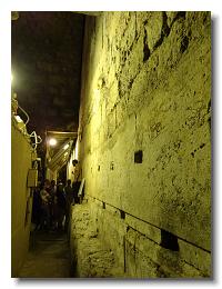 Kotel Tunnel Tour